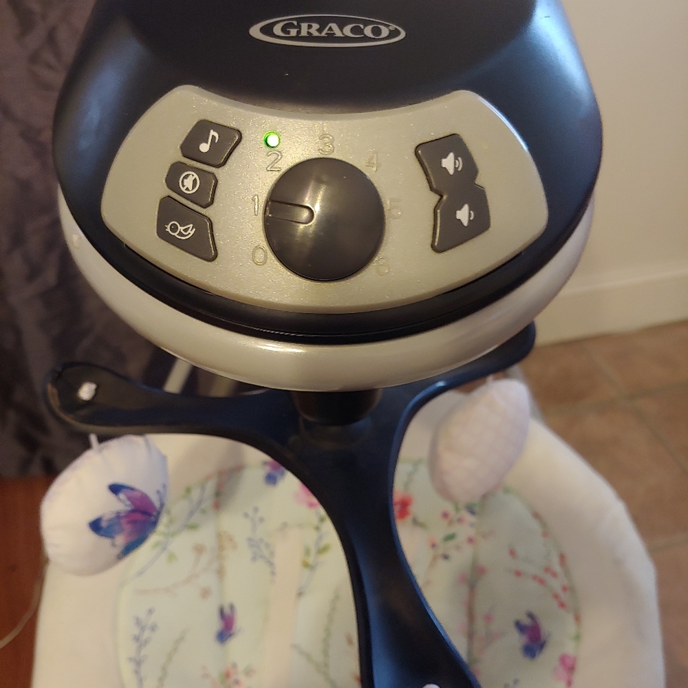 Graco baby swing